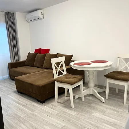 A Luxury Near Tineretului Park & Metro Apartmán