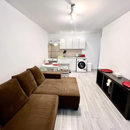 A Luxury Near Tineretului Park & Metro Apartmán *